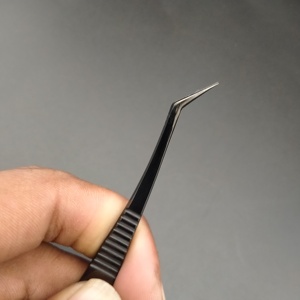 High Precision Stainless Steel Smooth Tip Isolation Eyelash Tweezers for Artists and Beauty Salons - Product Image 3