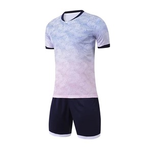 Tenue de football de haute qualité, ensemble maillot et short personnalisables avec nom et numéro d'équipe, séchage rapide, fournisseur et fabricant OEM ODM en gros - Product Image 1
