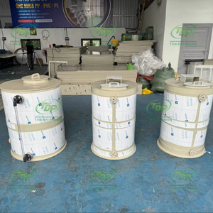 Cuve de mélange industrielle en polypropylène de 500 L avec fond standard et incliné pour applications aquatiques - Product Image 1