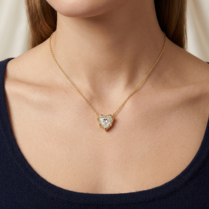 Pendentif classique en or jaune 18 carats avec diamant de laboratoire certifié IGI, taille cœur, serti clos, pour femme, idéal au quotidien - Product Image 3
