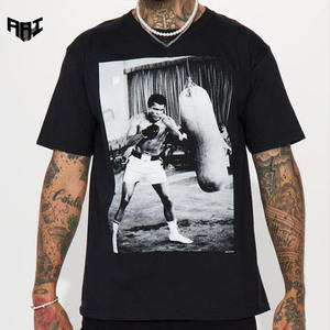 Camiseta de algodón negra unisex de corte holgado con estampado DTG de retrato de boxeo vintage para hombre al por mayor, estilo urbano, fabricante OEM - Product Image 1