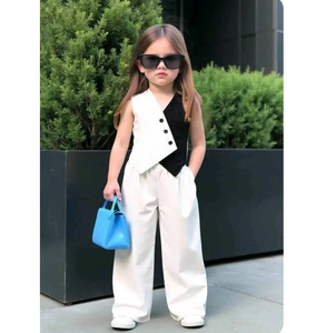 Conjunto de chaleco asimétrico de dos tonos y pantalón de pierna ancha para niñas, con bloques de color en contraste distintivo de blanco y negro. - Product Image 1