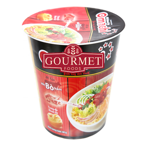 Omacheee Stewed Beef With Sauce 114g delivers chewy <b>noodles</b> with rich savory beef sauce for a hearty and satisfying meal - Product Image 1