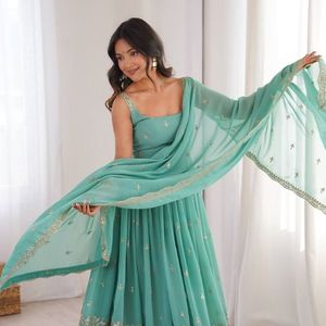 Vestido Anarkali Verde Menta con Dupatta, Bordado con Lentejuelas, Vestido Indio Pakistaní para Bodas, Fiestas y Diwali - Product Image 5
