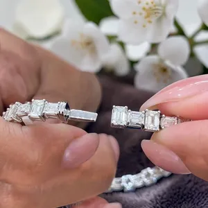กำไลเพชรทรงเหลี่ยมมรกตหรูหรา ทองคำขาว 14k E F VVS เพชรเลี้ยงในห้องปฏิบัติการ 12.7 กะรัต - Product Image 2