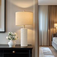 Lámpara de Noche Moderna de Metal Dorado Eléctrico con Opciones de Pantalla Azul/Negra/Roja para Decoración de Mesita de Noche y Sala de Estar