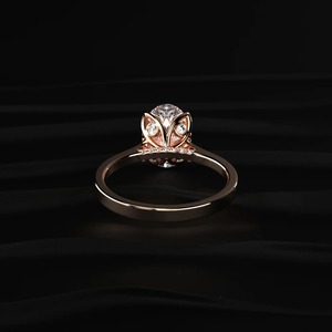 Nouvelle bague solitaire de conception ovale et ronde avec griffe florale en forme de cathédrale en or rose 18 carats et diamant, en vente - Product Image 3
