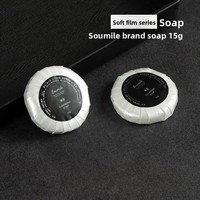 Kit d'articles de toilette jetables pour hôtel : Peigne, shampoing et gel douche, brosses à dents élégantes et articles de toilette pour invités