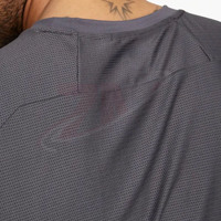 T-shirt de compression gris à manches courtes pour homme, coupe ajustée, séchage rapide, vêtement de sport athlétique, col rond, en polyester tricoté, vente en gros personnalisée