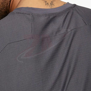 Camiseta de Compresión de Manga Corta Gris para Hombre, Corte Ajustado, Secado Rápido, Ropa Deportiva, Cuello Redondo, Tejido de Poliéster, Venta al Por Mayor, Personalizable - Product Image 4