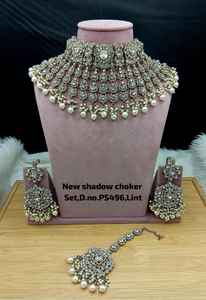 Ensemble collier choker et boucles d'oreilles Kundan en cuivre plaqué or vintage de luxe, de haute qualité, avec perles, et Maang Tikka, dernier design certifié - Product Image 3