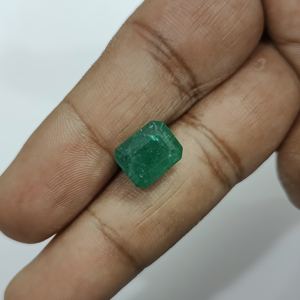 มรกตสีเขียวธรรมชาติทรงแปดเหลี่ยม 5.35 กะรัต จากแซมเบีย เจียระไนแบบเหลี่ยม ได้รับการรับรองจาก IGI พลอยเม็ดเดี่ยว - Product Image 5