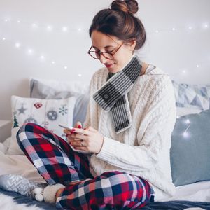 Sciarpa Elettrica USB Unisex Riscaldata, Scaldacollo Invernale con Scaldapiedi, Regalo Festivo - Product Image 1