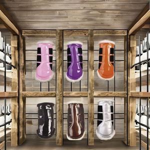 Bottes de brossage pour chevaux en cuir verni brillant avec peau de mouton synthétique en plusieurs couleurs Bottes de brossage pour chevaux en cuir verni - Product Image 1