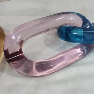 Escultura de Resina de Diseño Ecológico Pintada a Mano con Tema de Amor, Decoración Moderna para Interiores de Boda - Product Image 4