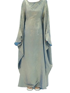 Abaya de satén de estilo modesto con mangas de murciélago brillantes Moda de moda y modesta para mujer - Product Image 2