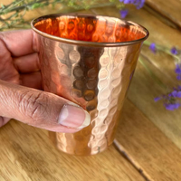 Vaso de Cobre Martillado a Mano, Taza Artesanal para Bebidas, Estilo Ayurvédico, Estética Rústica, Resistente al Calor, para Fiestas