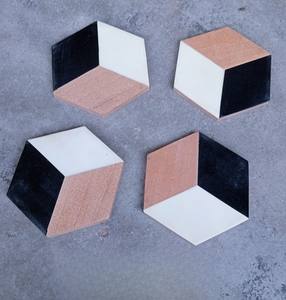 Posavasos Hexagonales Premium con Ilusión Óptica 3D, de Madera y Hueso Incrustado, con Patrón Geométrico de Piedra, para Bar - Product Image 1