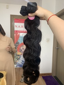 Extensiones de Cabello Humano Virgen Natural de Alta Calidad a Precio de Fábrica al por Mayor, Color Natural, Ondulado Profundo, Cutícula Alineada, de un Solo Donante - Product Image 3