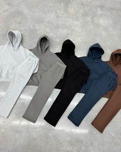 Ensemble survêtement homme streetwear hiver, sweat à capuche et pantalon de survêtement uni, broderie appliquée, effet vieilli, délavé soleil, délavé à l'acide, coupe évasée - Product Image 2