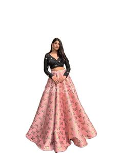 Look occidental Tissu doux et lisse Imprimé numérique Banarasi Zari Gota Tissu en soie Haut à la mode Lahenga Choli pour les dames portent - Product Image 1