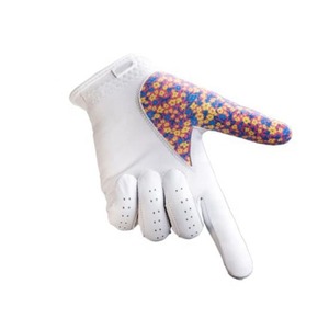 ถุงมือกอล์ฟหนังแพะสีขาวสำหรับผู้ชาย ยี่ห้อ DARIB IMPEX แบบสวมครึ่งนิ้ว ระบายอากาศได้ดี พร้อมลายนูน - Product Image 2