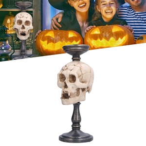 Support de bougie en forme de crâne Dark Manor – Accent décoratif effrayant pour les thèmes d'Halloween - Product Image 4