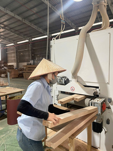 Balaustres y pasamanos modernos de madera de álamo, ecológicos y duraderos para escaleras y balcones de EFS Vietnam - Product Image 5