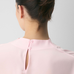 Blusa de mujer sin mangas con cuello drapado, top de lujo de verano de ajuste holgado, tejido elástico, prenda exterior de lujo con cuello alto y manga corta. - Product Image 4