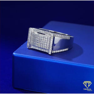 Bague en argent sterling 925 de qualité supérieure avec diamant moissanite, finition carrée distinctive et aspect cristallin pour les détaillants de bijoux - Product Image 3