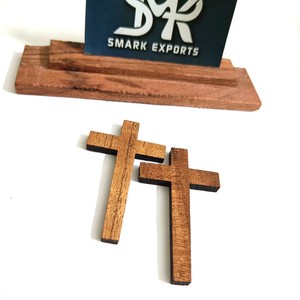 Pendentif Croix Élégant en Bois Naturel Léger Fait Main Breloque Chrétienne pour Collier, Bracelet et Création de Bijoux - Product Image 6