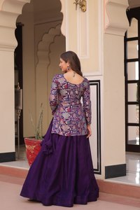 Lehenga Choli Tradicional para Mujer con Kurti Largo Bordado - Product Image 6