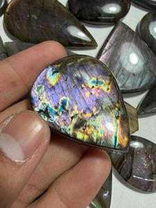 Cabujón de labradorita púrpura de alta calidad, piedra preciosa natural para la fabricación de joyería a precios de mayoreo en BU Gems. ¡Apresúrese! - Product Image 5