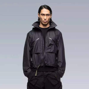 เสื้อแจ็คเก็ตเทคแวร์คุณภาพสูงสำหรับผู้ชาย กันน้ำ กันลม สไตล์ทหาร แนวสตรีทแวร์  ใช้งานได้หลากหลาย มีฮู้ด กระเป๋าหลายช่อง - Product Image 1