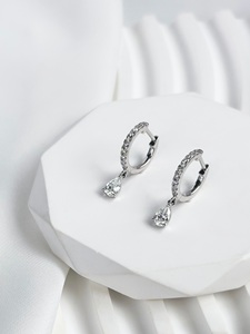 Pendientes de Moissanita con Corte de Pera para Mujer, Diseño de Gota de Agua con Micro Pavé, Platino PT-950, Certificado IGI - Product Image 5