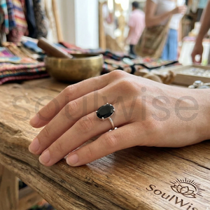 Anillo de Turmalina Negra Soulwise - Joyería Unisex Moderna para Boda y Compromiso - Product Image 5