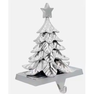 Porte-chaussettes de Noël élégant en métal argenté poli pour décorations festives et présentation au foyer à prix raisonnable - Product Image 5