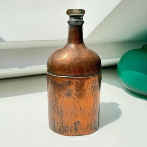 Bouteille d'eau en cuivre pur à 100 % de qualité supérieure, anti-fuite, design sans soudure, pour les bienfaits pour la santé, écologique, artisanale. - Product Image 3