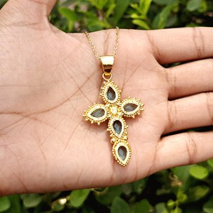 Collar de moda con colgante de cruz de cuarzo azul suizo en forma de pera, collar de latón chapado en oro de 18k, joyería religiosa. - Product Image 6