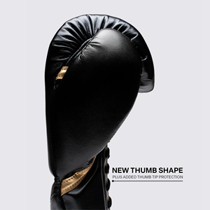 Gants de boxe Fly en cuir de vachette véritable les mieux notés, entièrement noirs, avec fermeture Superlace, pour le kickboxing professionnel, avec logo - Product Image 3