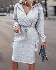 Vestido con Capucha para Mujer CHICME, Manga Larga, Cuello en V, Cintura Ajustable con Cordón, Vestido Informal Tipo Sudadera con Bolsillos con Solapa - Product Image 5