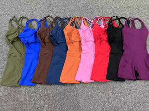 Body de yoga sin costuras para mujer, sin espalda, con tirantes cruzados, cuello redondo, sin mangas, pantalones cortos, color liso, elástico en cuatro direcciones - Product Image 2