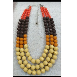 Collar vintage francés más vendido, collar de cuentas planas de resina de colores mixtos, joyería artesanal natural hecha a mano para bodas y fiestas. - Product Image 1