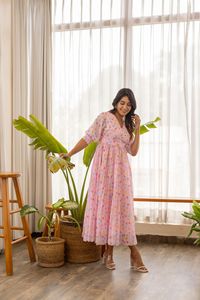 Robe midi à imprimé floral, col bijou, manches 3/4, coupe évasée, tissée, décontractée, pour femme, respirante, coupe ample, avec poches - Product Image 5