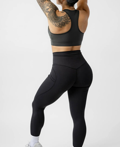 Ensemble de yoga 2 pièces léger pour femme, noir uni, legging taille haute, crop top dos nageur, sans couture, extensible dans les quatre sens, avec poches - Product Image 2