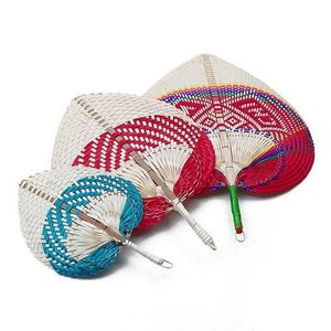 Éventail artisanal en bambou, en fibres naturelles, pour un usage quotidien - Product Image 3