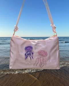 กระเป๋าสะพายไหล่ผ้าซาตินประดับลูกปัดลายแมงกะพรุน ราคาสุดคุ้ม ผลิตในอินเดีย ใช้ซ้ำได้ เหมาะสำหรับเดินทาง ใช้เป็นกระเป๋าชายหาด ของใช้สำหรับผู้หญิงในชีวิตประจำวัน - Product Image 1