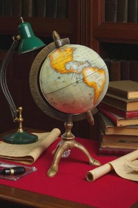 Globe terrestre en laiton avec carte antique, support trépied décoratif, décoration nautique pour bibliothèque, bureau, cadeau de voyage - Product Image 4
