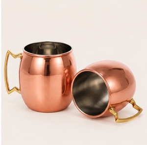 Ensemble de tasses à Moscow Mule en cuivre pur, forme de baril, avec poignée en laiton, vaisselle de bar haut de gamme pour cocktails, logo personnalisable - Product Image 1