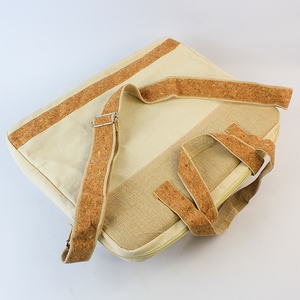 Bolso bandolera para portátil de lona de 15 pulgadas hecho a mano |   Funda para MacBook Ecológica, Acolchada y Resistente a Impactos |   Bolso de Trabajo Profesional de Corcho para Hombre - Product Image 3
